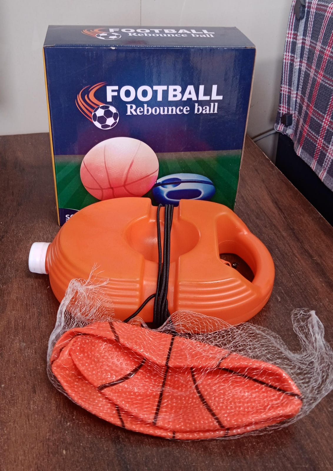 Football Rebound Ball with String (1 Set) Football Rebound Ball with String (1 Set)